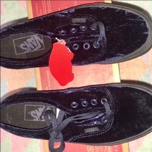 💟AUTHENTIC VELVET NAVY & BLACK CLASSIC NEW VANS😍